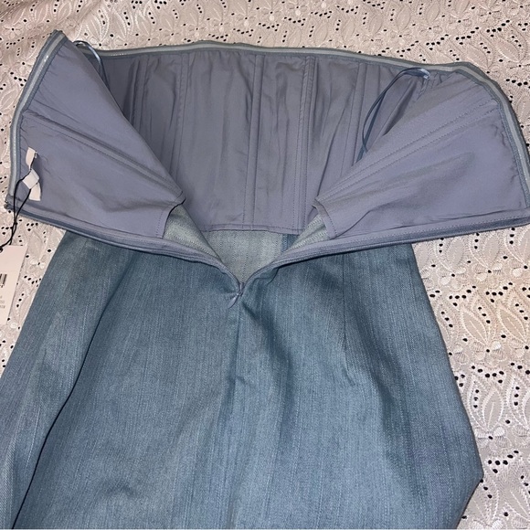 Lara Dress in Light Denim
SAU LEE Blue Strapless Mini Dress - Picture 5 of 9